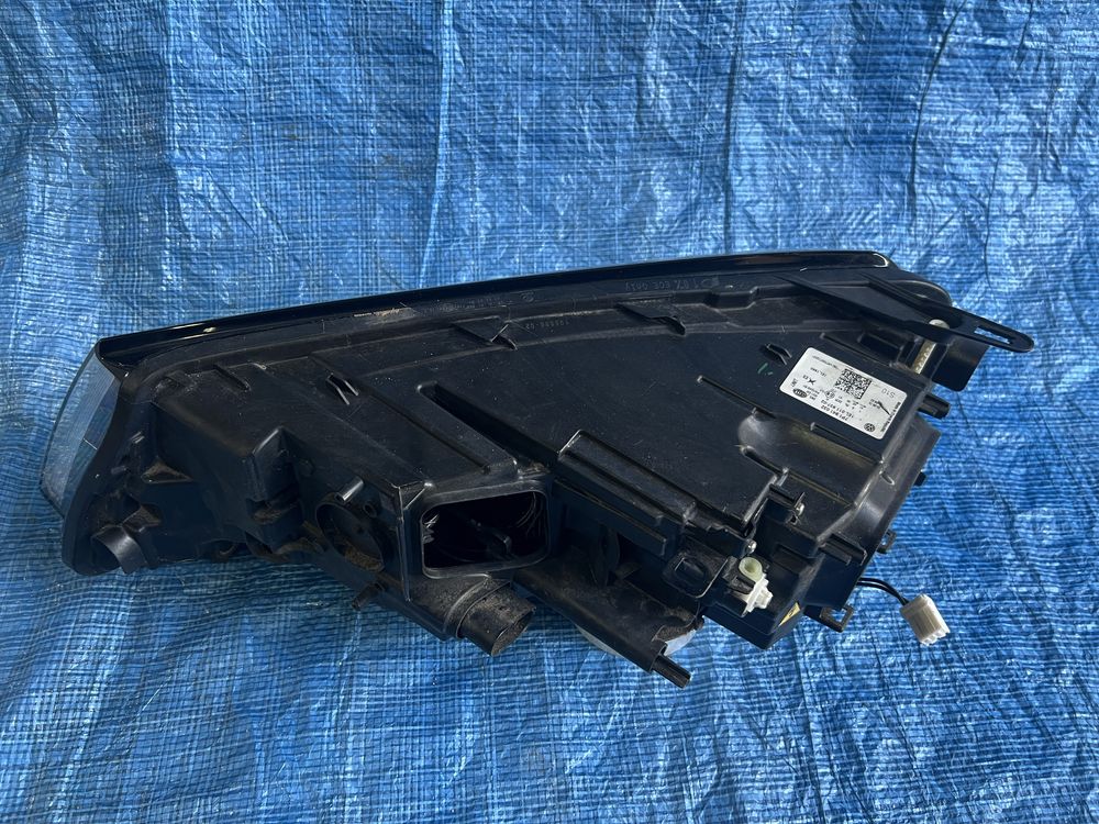 Lampa prawa przednia vw touareg lift xenon 7p