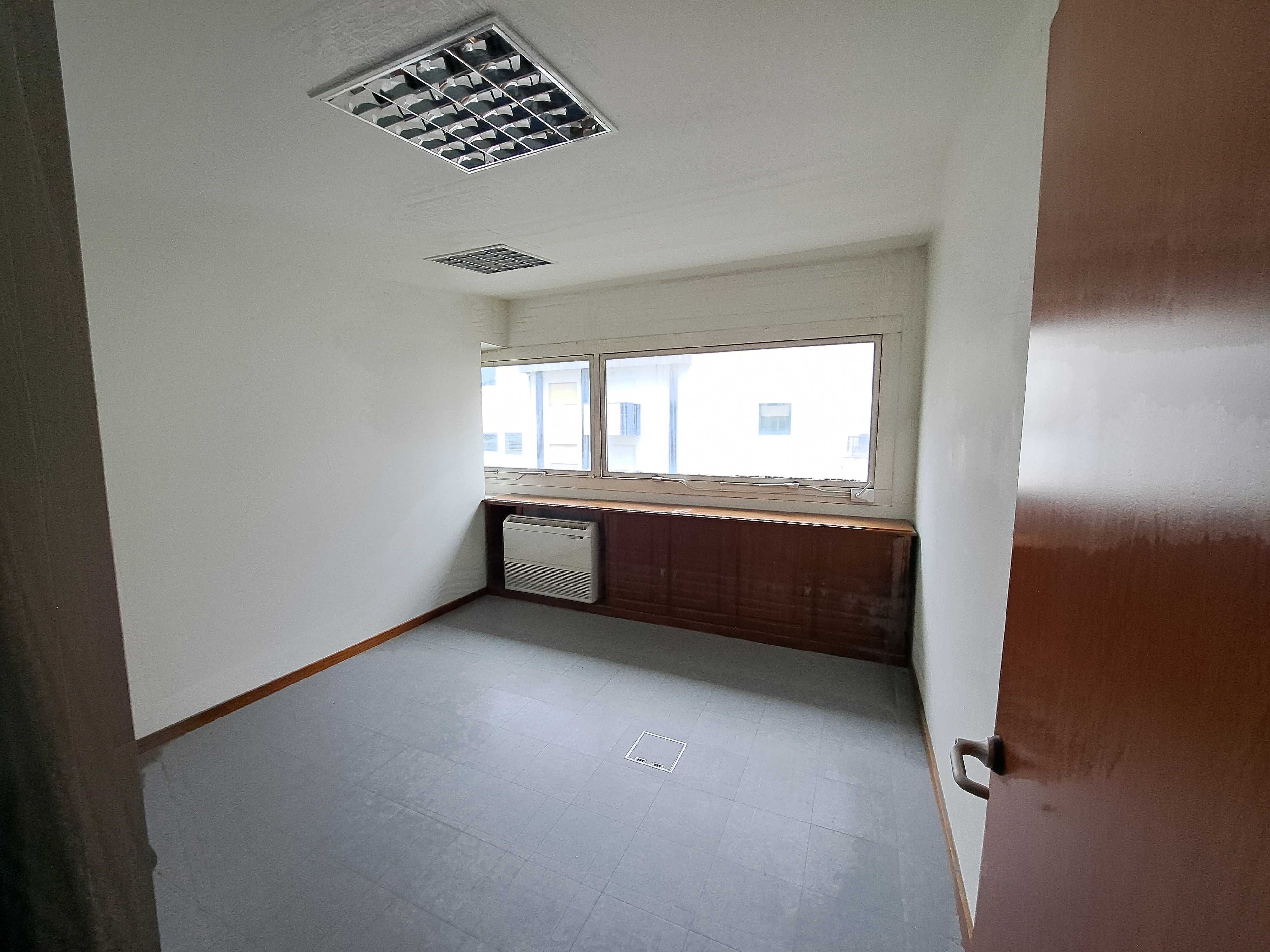 Arrenda-se - Escritório 55 m² – 2 salas+receção – Oliveira de Azeméis