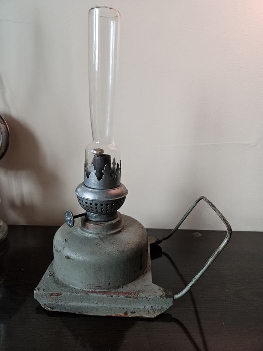 Stara lampa naftowa-kolejowa PKP