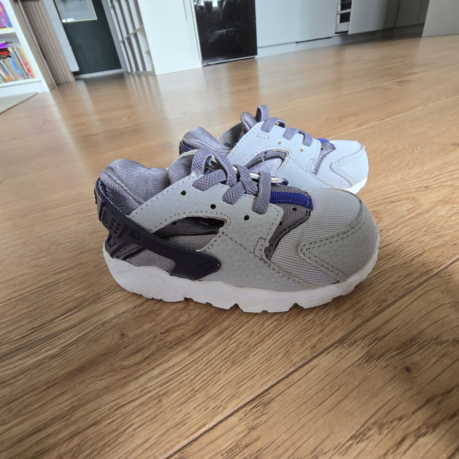 Nike huarache buty adidasy 22