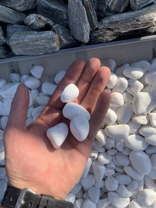 Біла галька, крихта, крошка, білий камінь