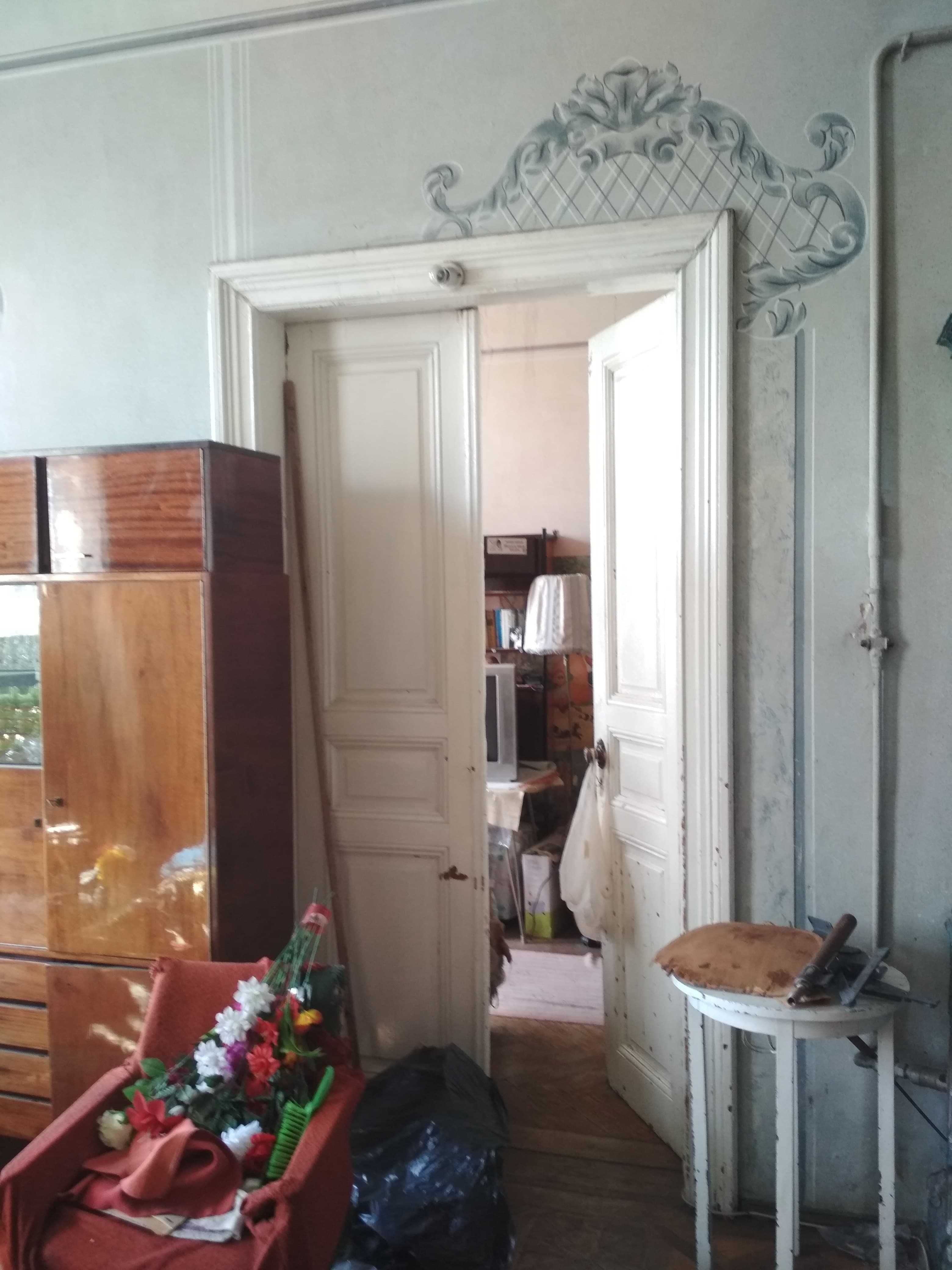 Продаж видової 3-кімн квартири. Центр Львова. Площа Соборна.