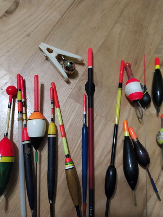 Zestaw spławików oraz bombek