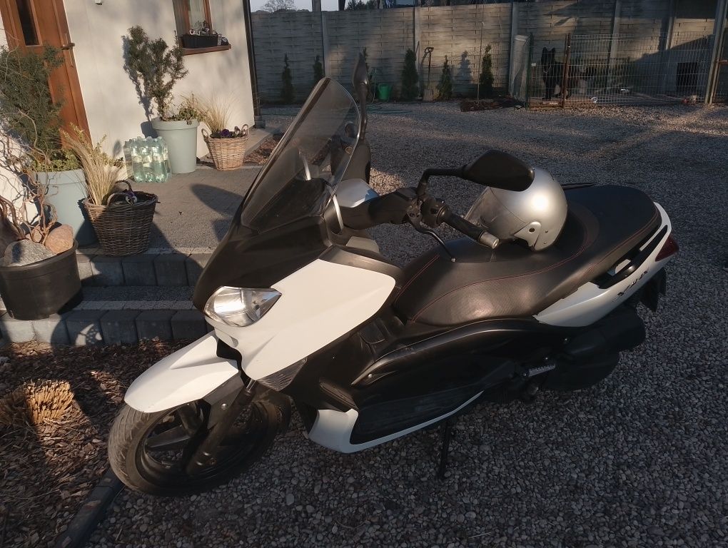 Skuter Yamaha x max poj 125