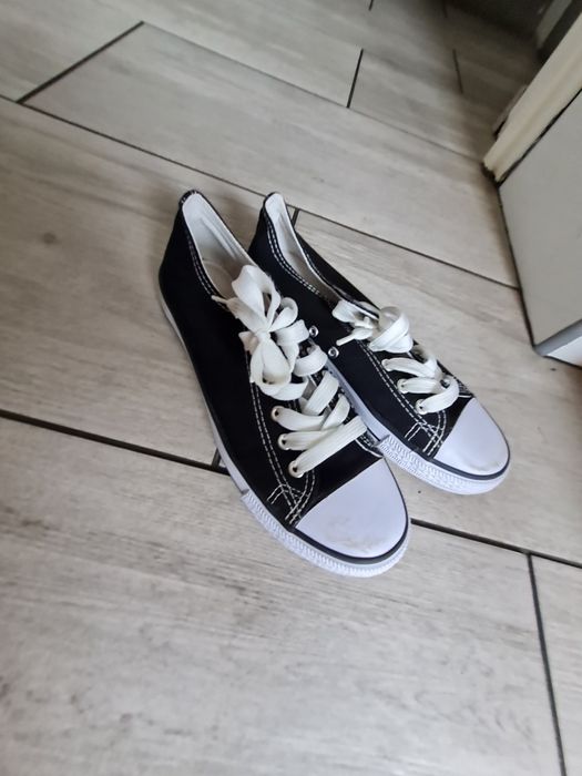 Trampki czarne rozmiar 40