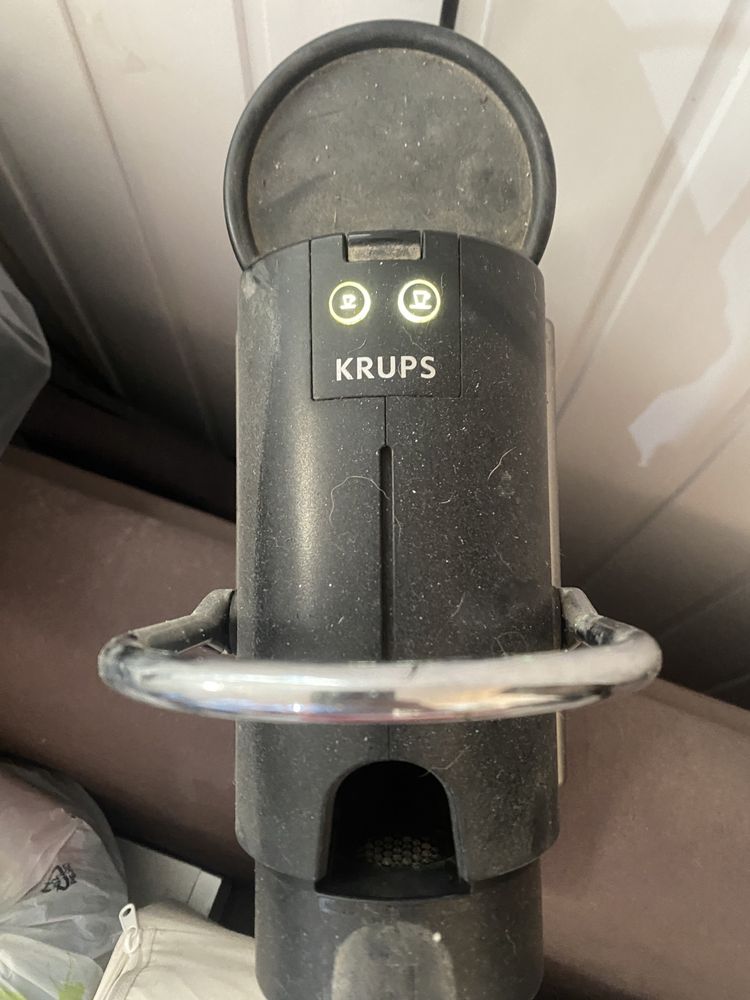 Máquina Nespresso Krups (funciona com avaria)