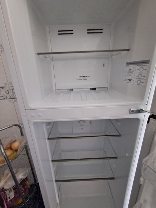 Vendo frigorífico quase novo tenho sem nenhuma marca de uso