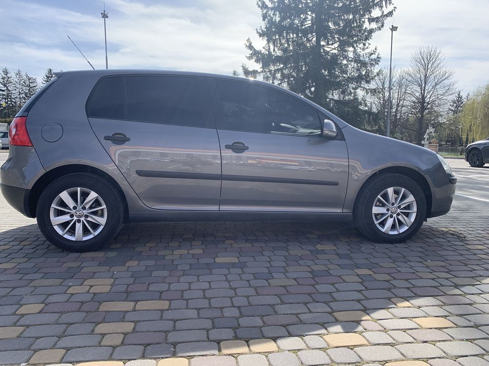 Volkswagen Golf 5 1.6 MPI