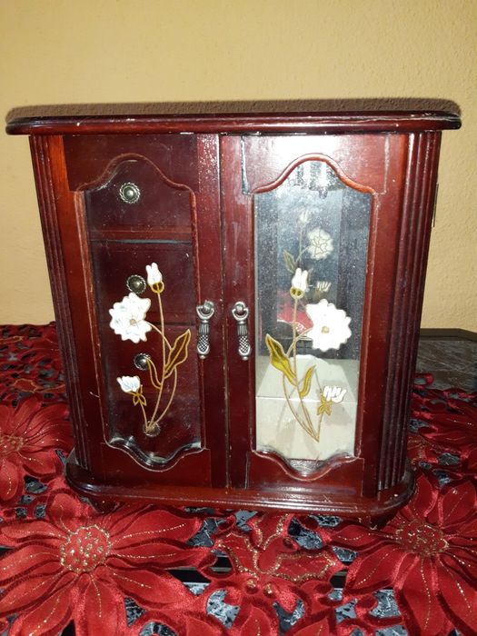 Продам шкаф для ювелірних  виробів