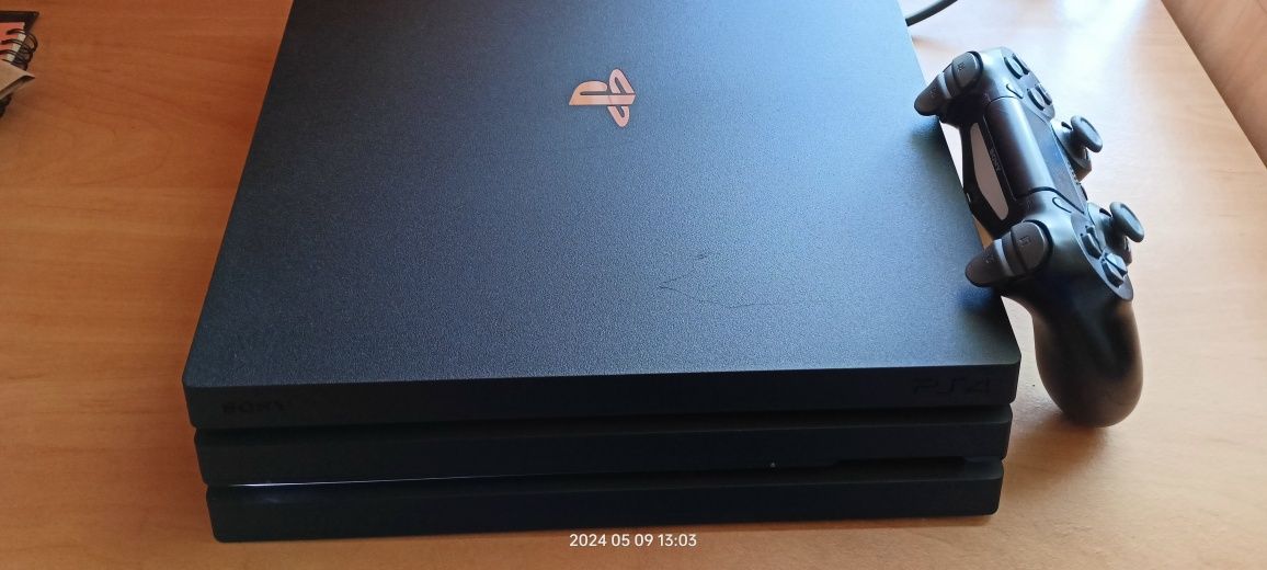 PlayStation 4 PRO + Oryginalny Pad