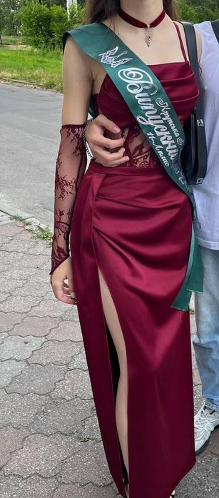 Продам випускну сукню