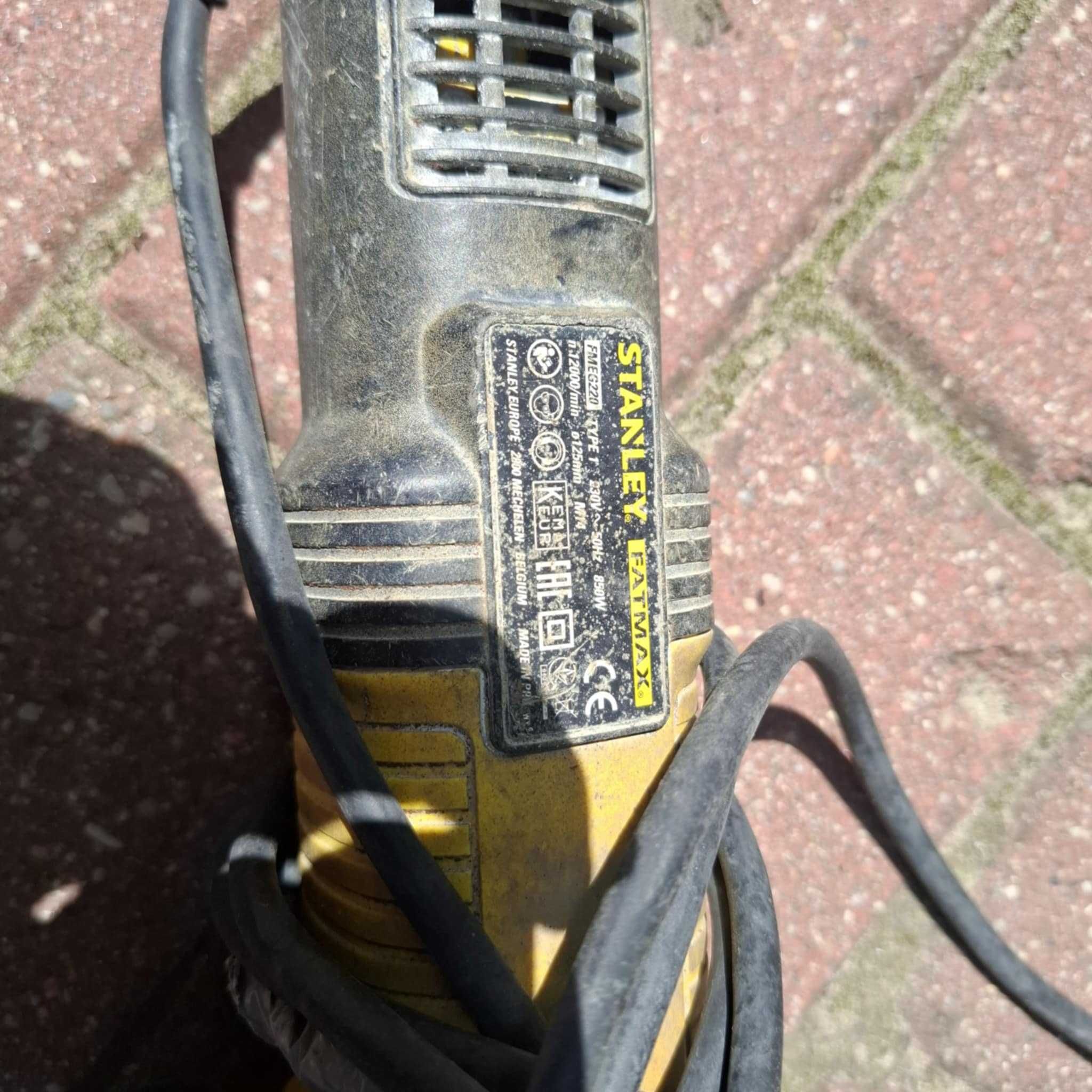 Szlifierka kątowa Stanley FMEG220