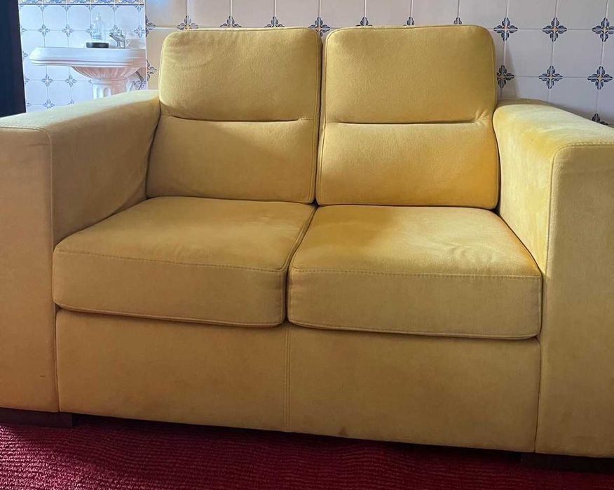 Sofá para sala de estar em muito bom estado