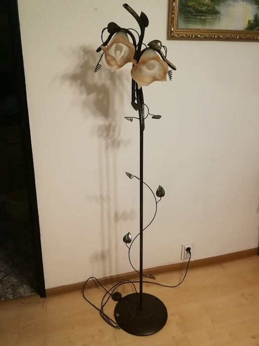Lampa stojąca metalowa