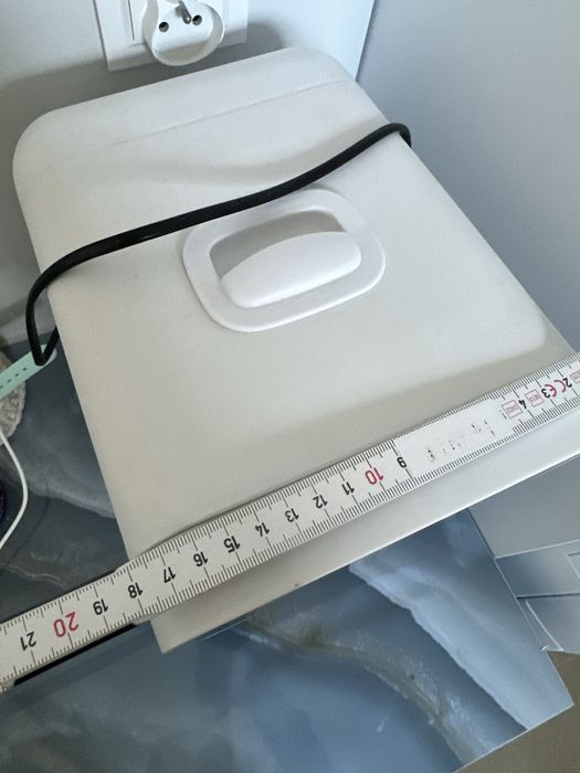 Lodówka na kosmetyki z lustrem led , chłodzi lub grzeje