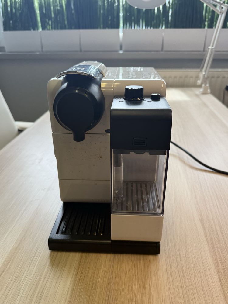 Ekspres delonghi nespresso