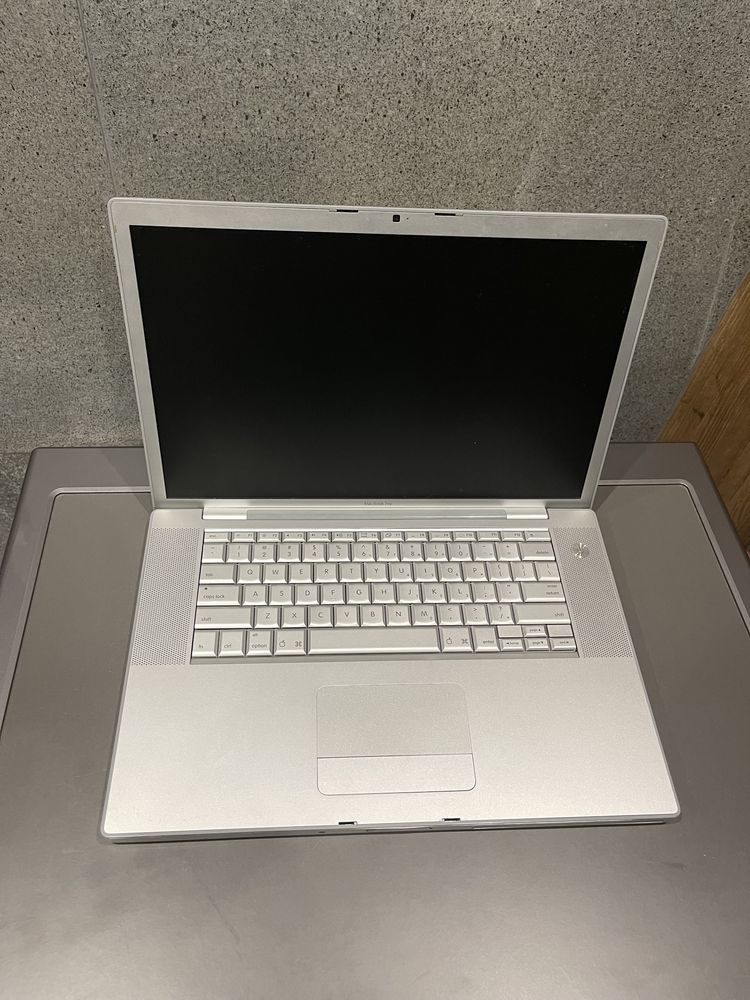 MacBook Pro 15 2006 core 2 duo, 2gb, hdd 120gb (59)
