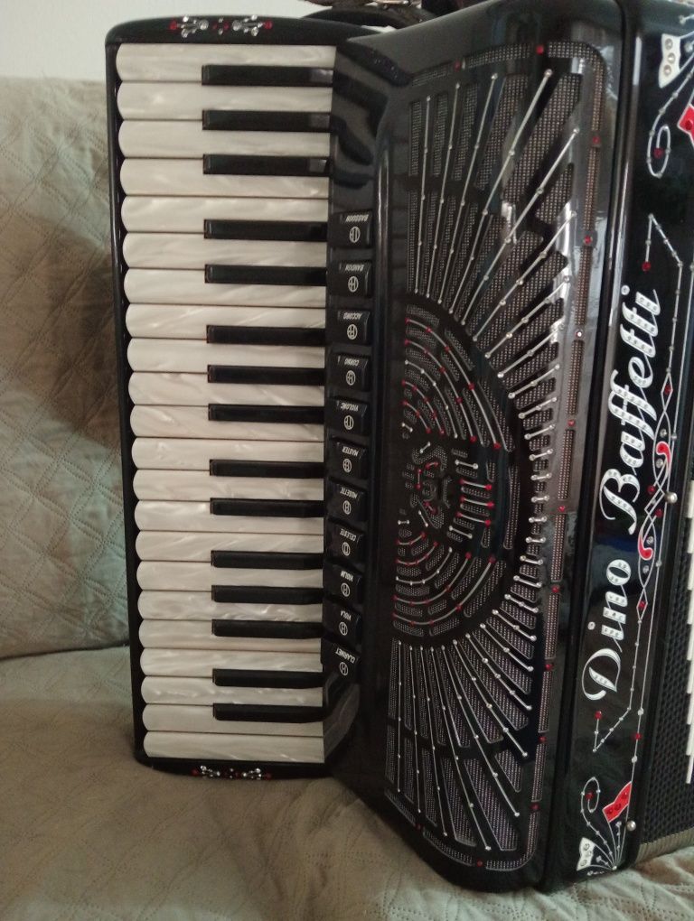 Acordeon Dinno Baffetti Profissional I/A