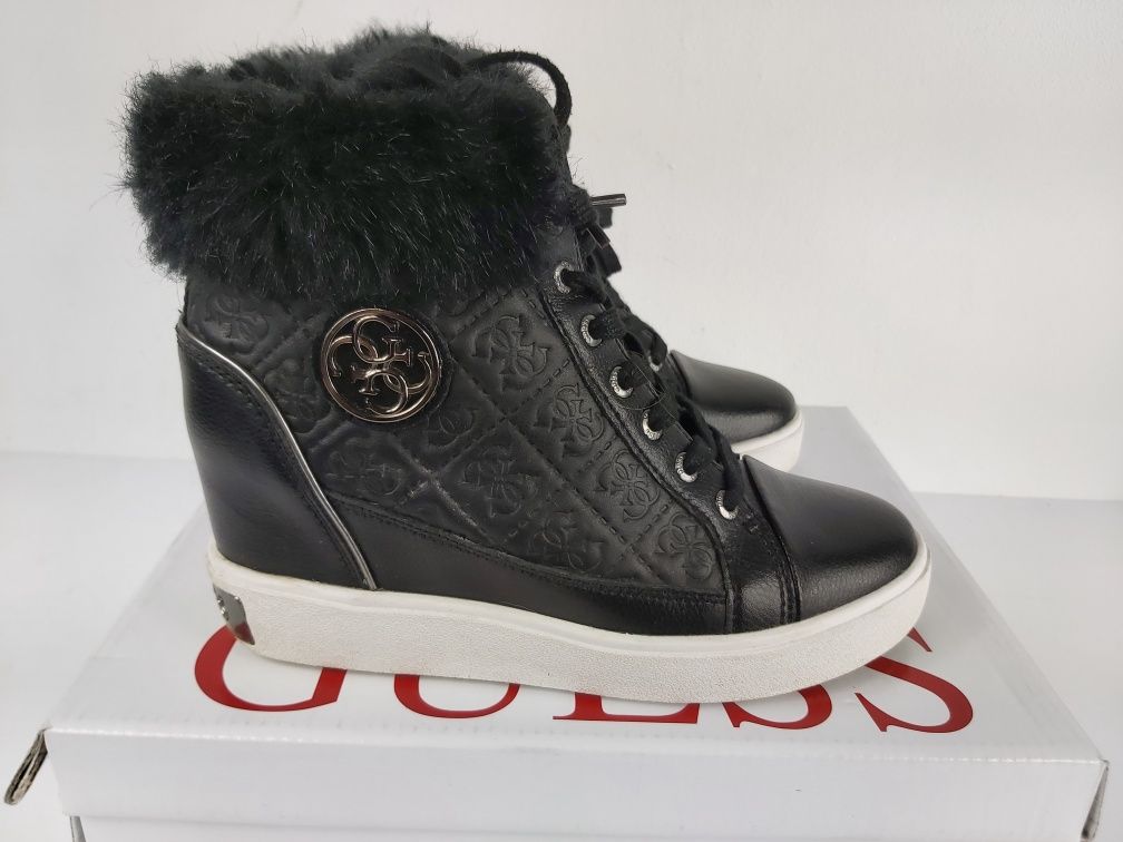 Botki koturna platforma GUESS sneakersy monogram 36