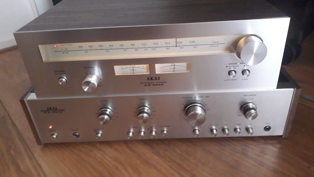 Akai vintage  tuner -radio