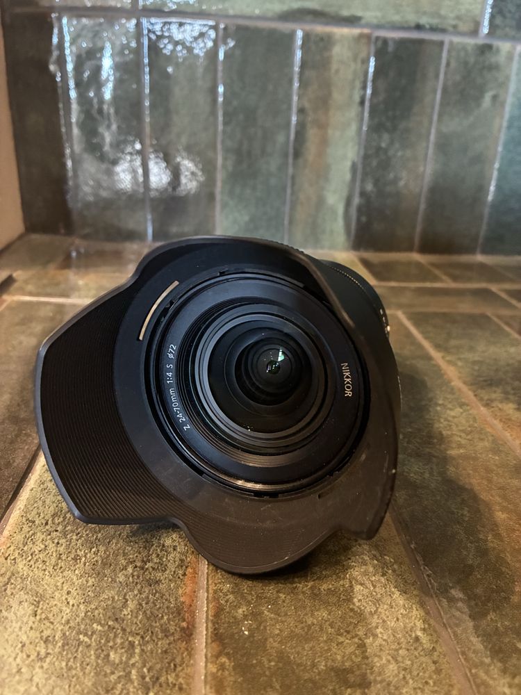 Nikon z 24-70mm f4