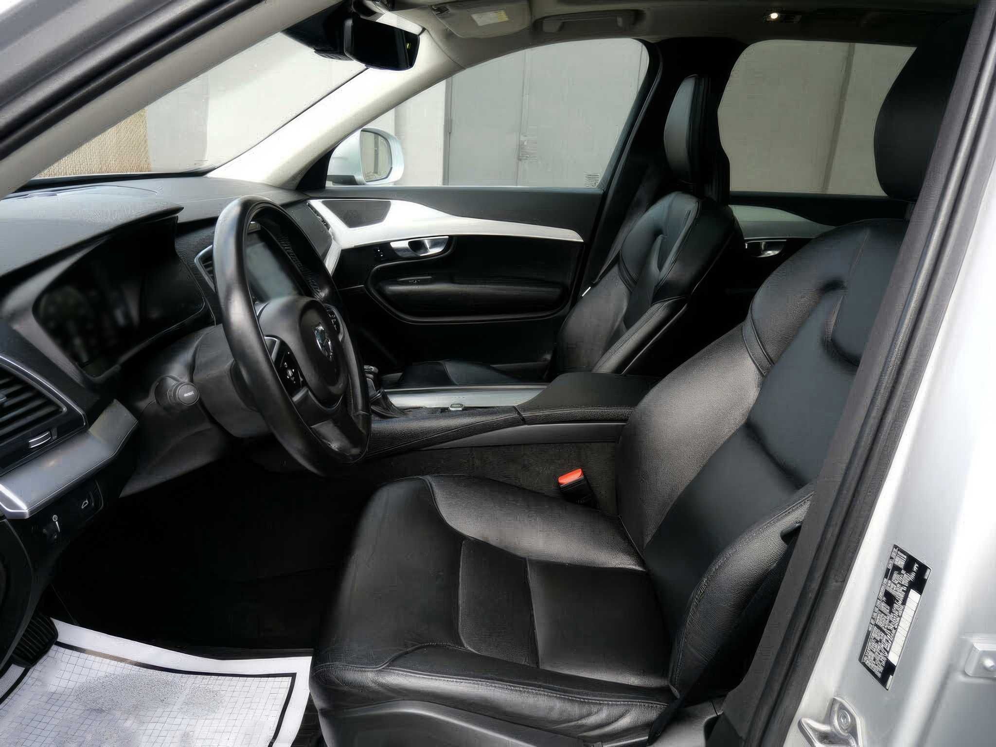 2018 Volvo XC90 T5 Momentum