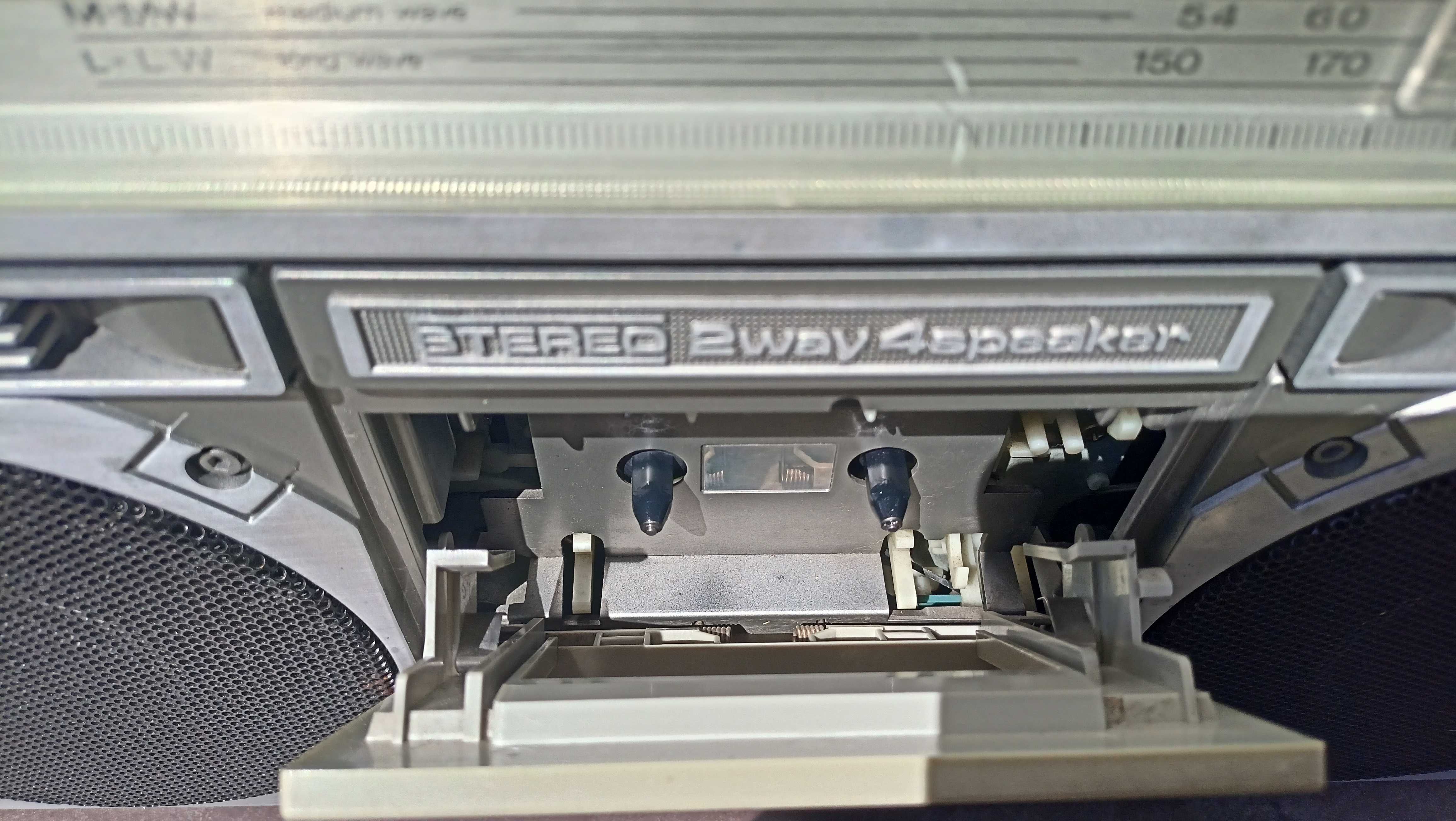 Radiomagnetofon Sharp