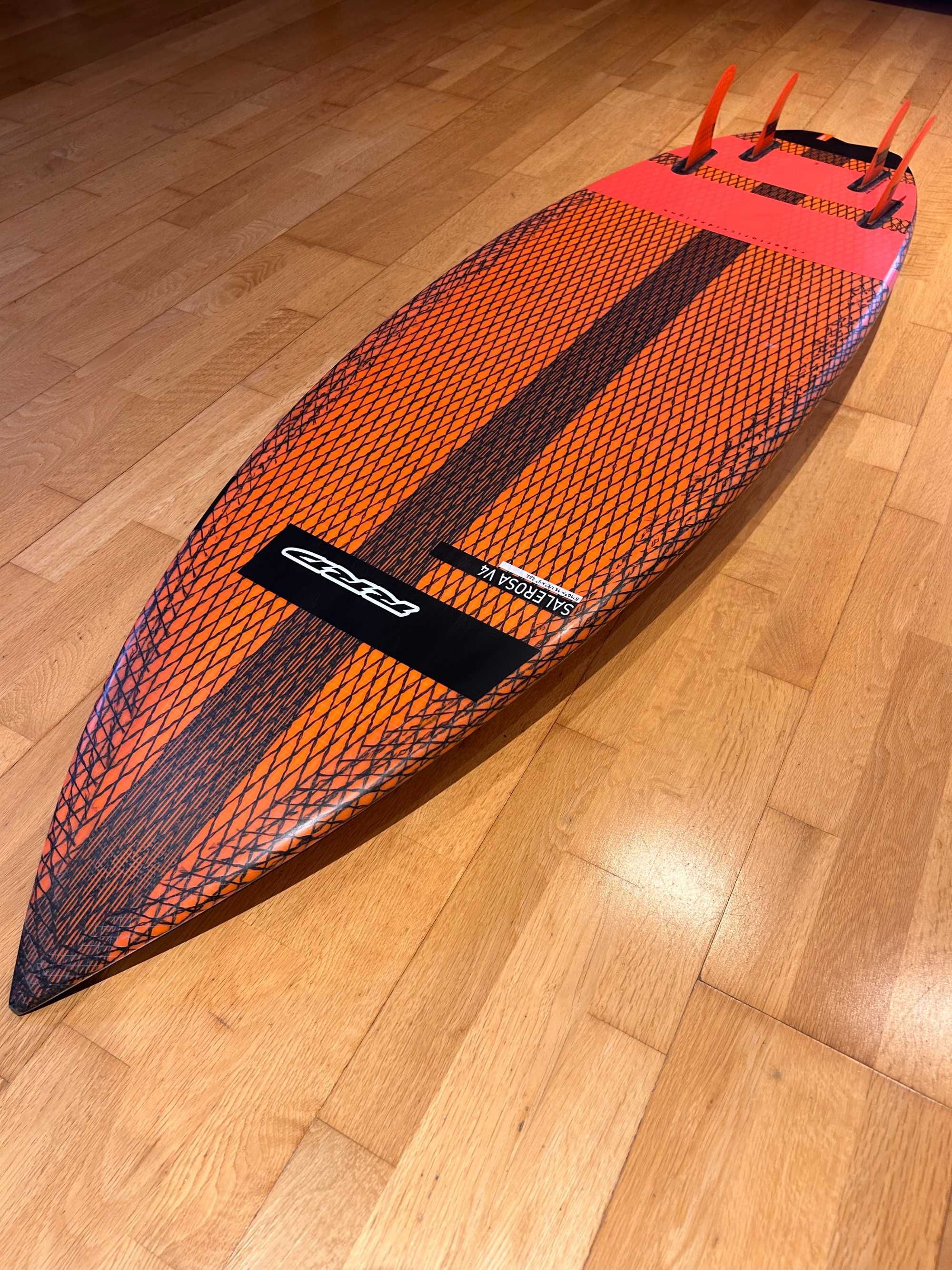 Prancha Kitesurf kite RRD Salerosa 5'10" - como nova