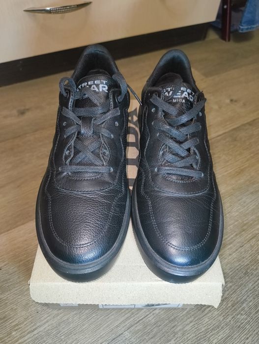 Кросівки шкіряні Mida 39