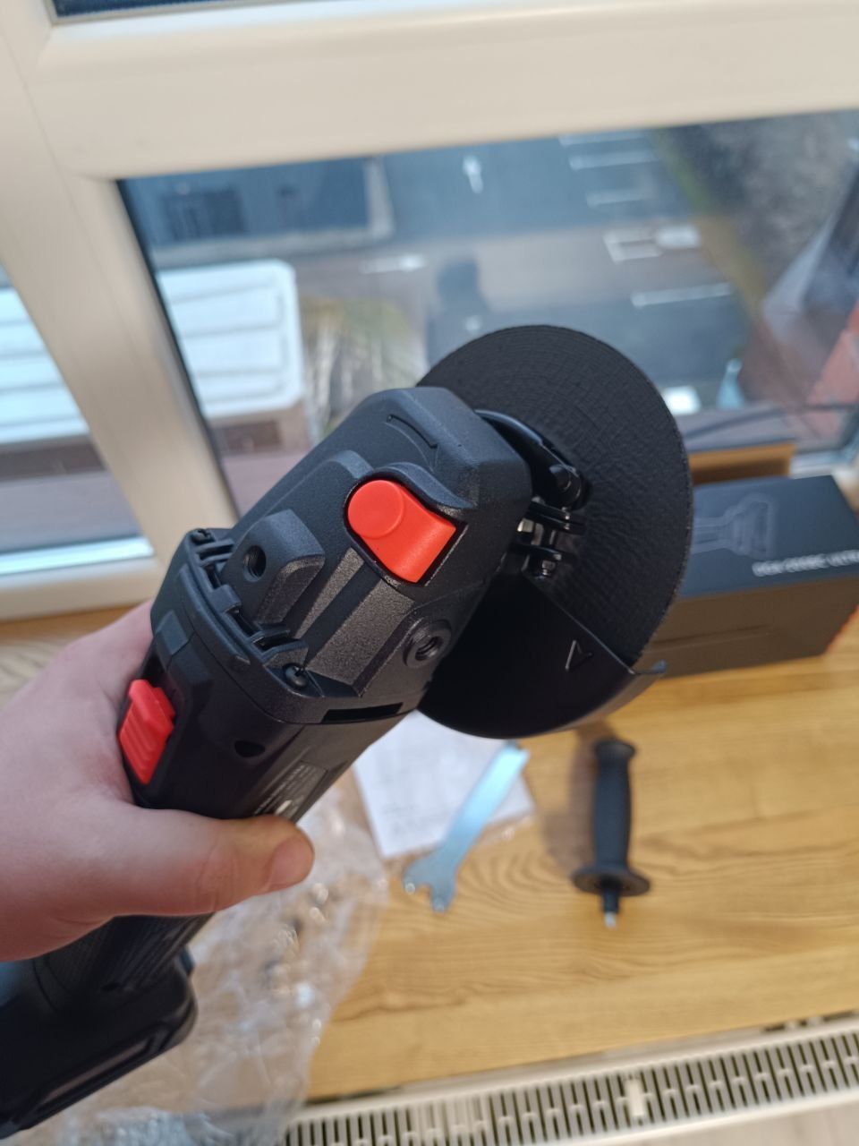 Акумуляторна 20v шліфмашина кутова Dnipro-M DGA-200BC ULTRA, 4A/h