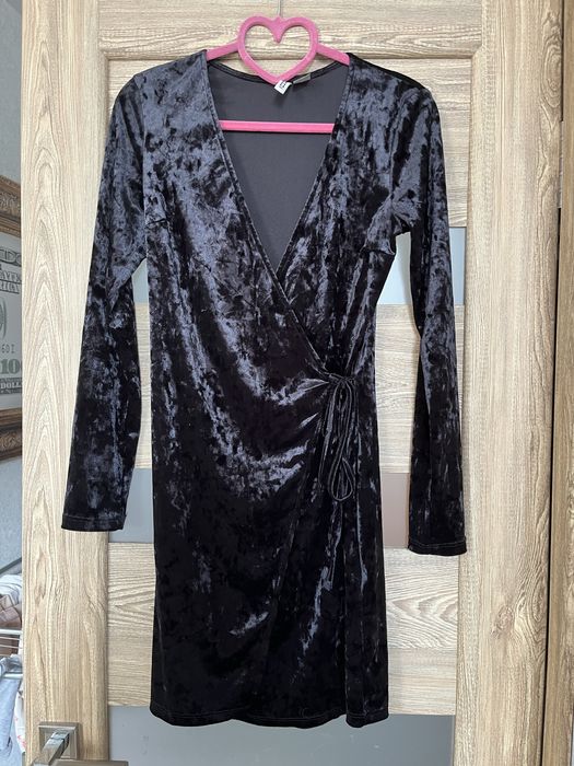 стильное бархатное платье DIVIDED (H&M)