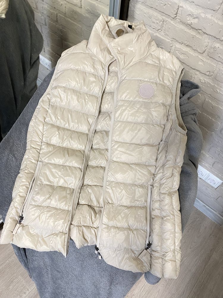 Жилетка Armani Exchange жіноча пухова