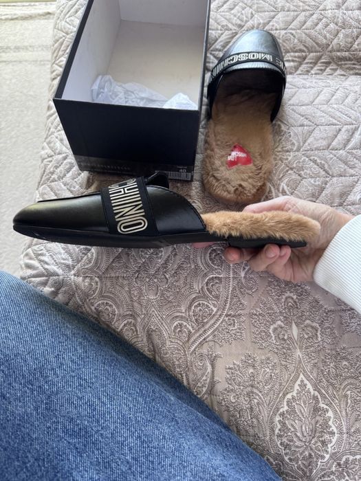 Мюлі з хутром оригінал Moschino в ідеалтному стані