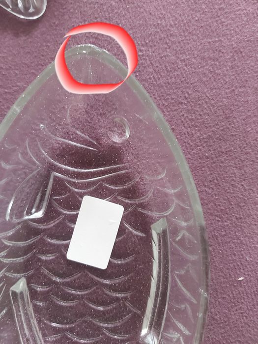 Miska, naczynie w kształcie ryby z przezroczystego szkła