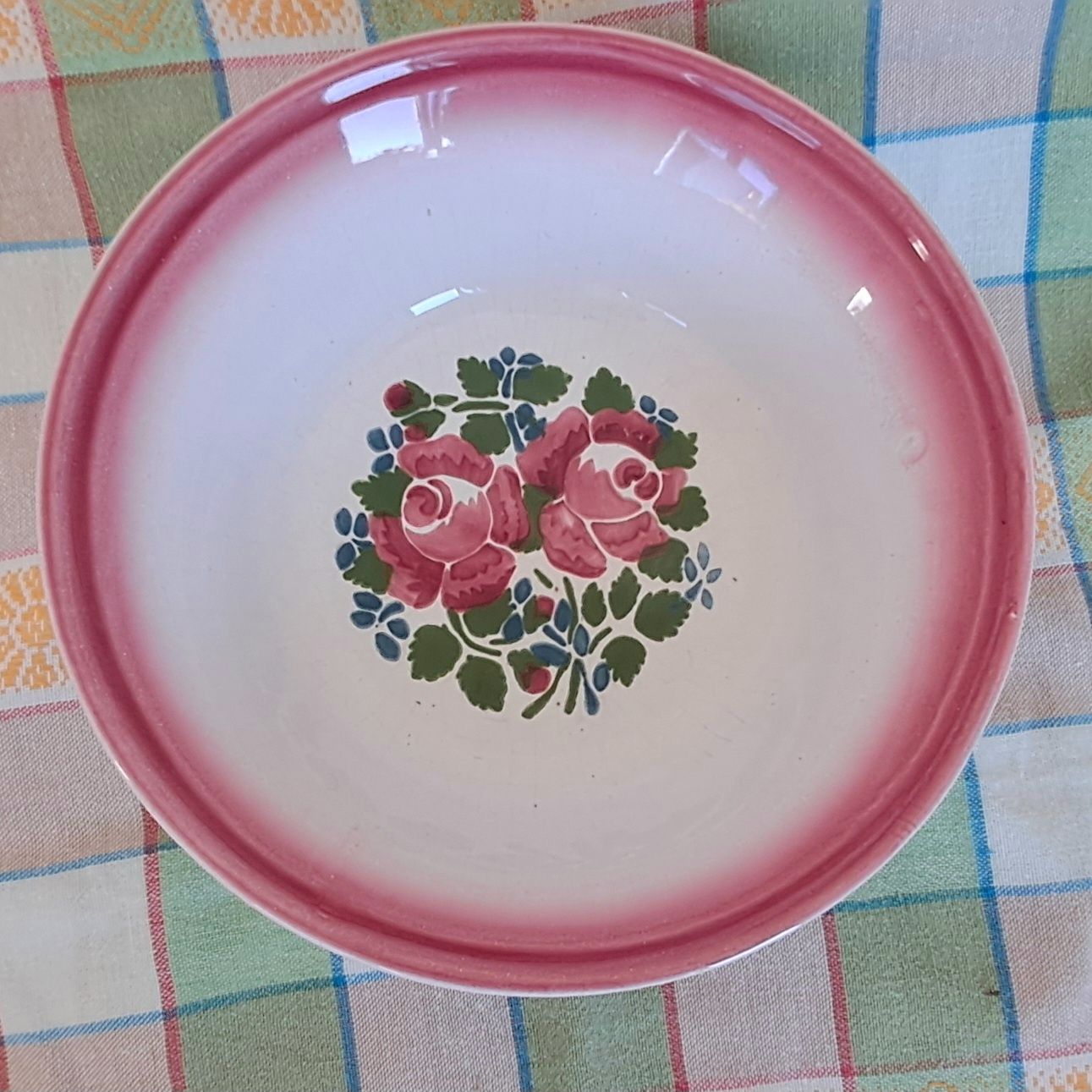 Saladeira antiga em faiança portuguesa  pintado a mão