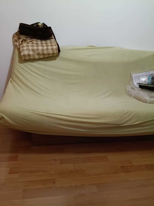 Wersalka z metalowym stelażem i materacem SOLIDNA