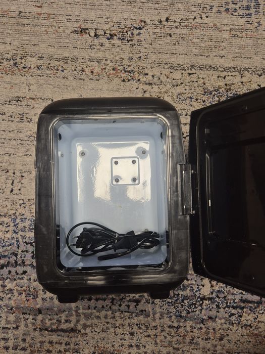 Mini lodówka Lodówka termoelektryczna Kitchenmaster ETC6