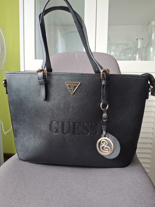 Torebka damska czarna Guess