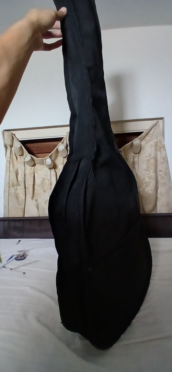 Guitarra Acústica de Cordas de Aço