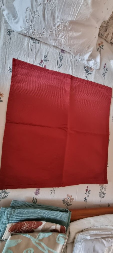 Almofada gato preto vermelho