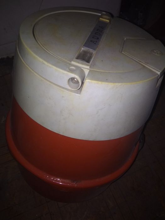 Продам пылесос Audra