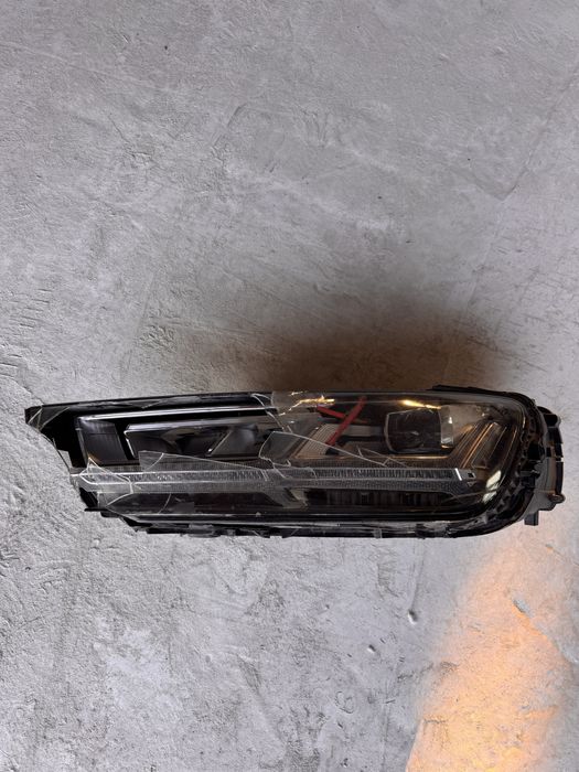 Фара ліва Audi Q7 USA під ремонт