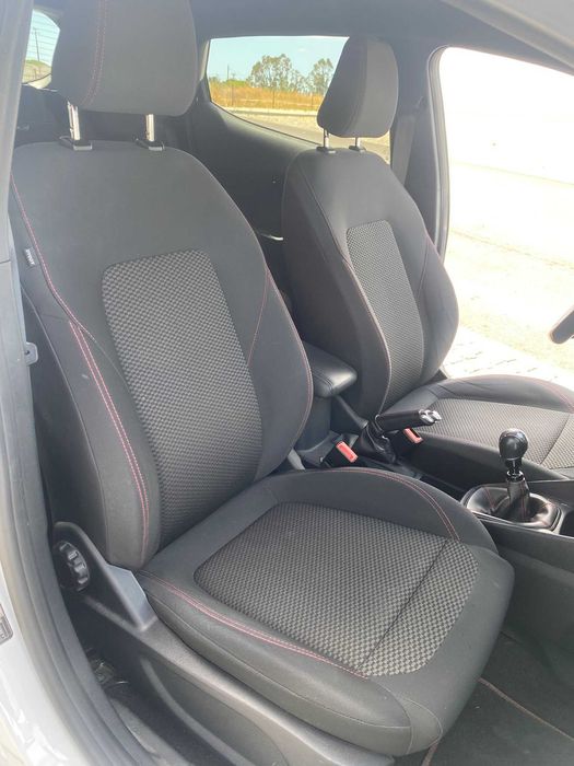 Ford Fiesta 1.0 EcoBoost MHEV ST-Line