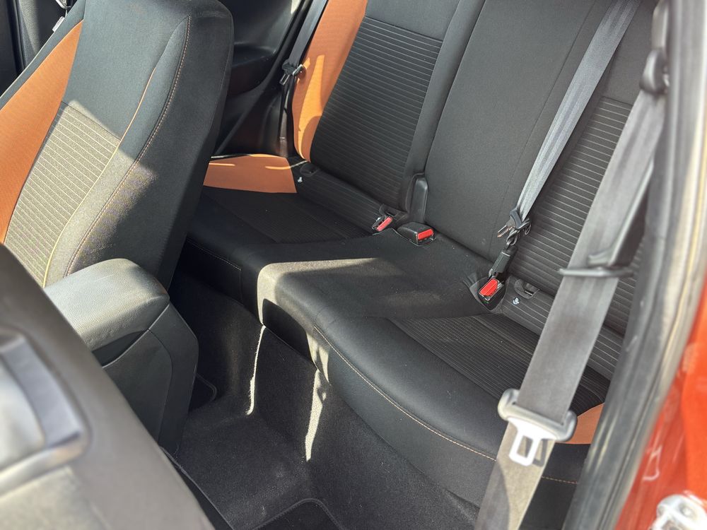 Hyundai i20 1.4 Benzyna 100KM Czarna podsufitka zamiana