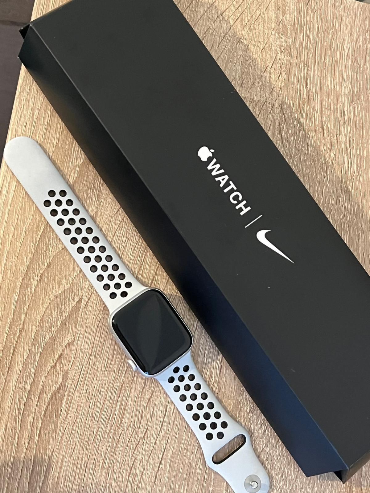 Apple watch SE nike 44 mm