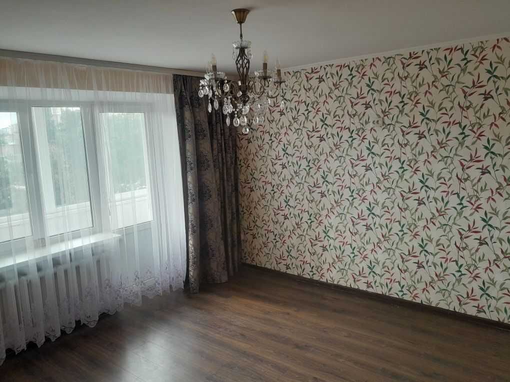 Продаж 3 к. квартири  Виставка (Зарічанська)