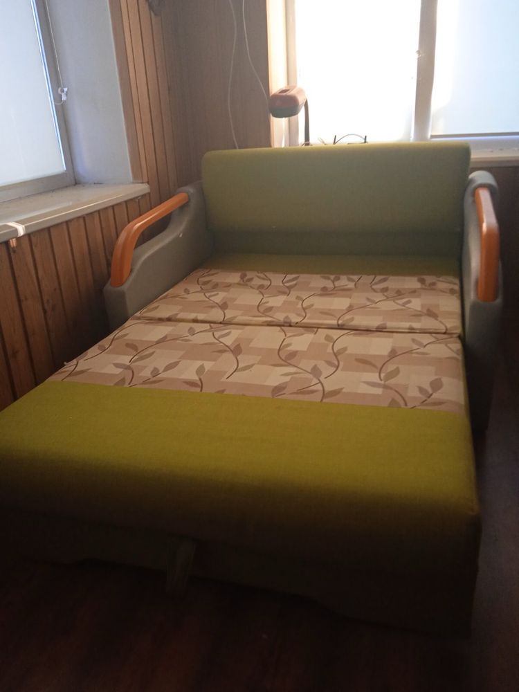 Продам розкладне дитяче ліжко-диванчик бу