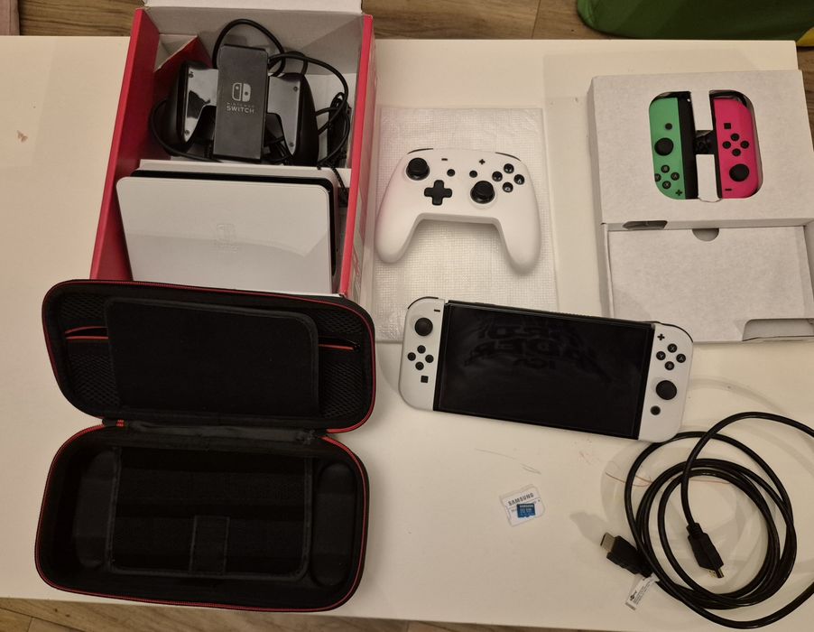 Nintendo Switch OLED +  joy-cony + etui + pad + karta microSD 512 GB