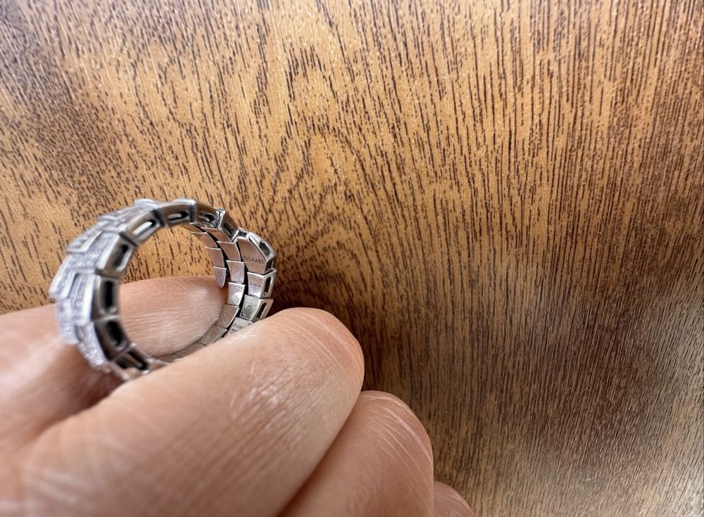 Золота каблучка з діамантами під бренд Bvlgari Serpenti,змія,18.2 роз