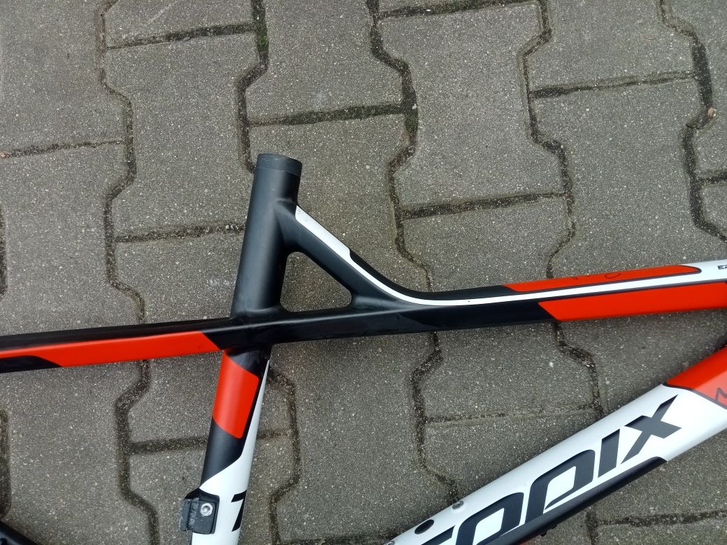 Nowa rama carbonowa tropix pod koła 27,5 cała,17 cali